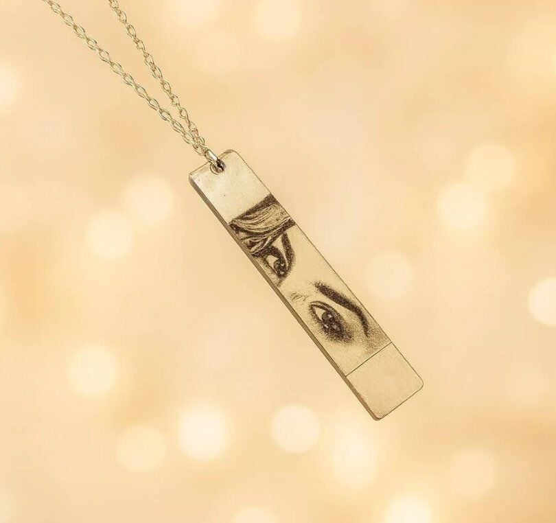 Kişiye Özel Bakış Kolyesi