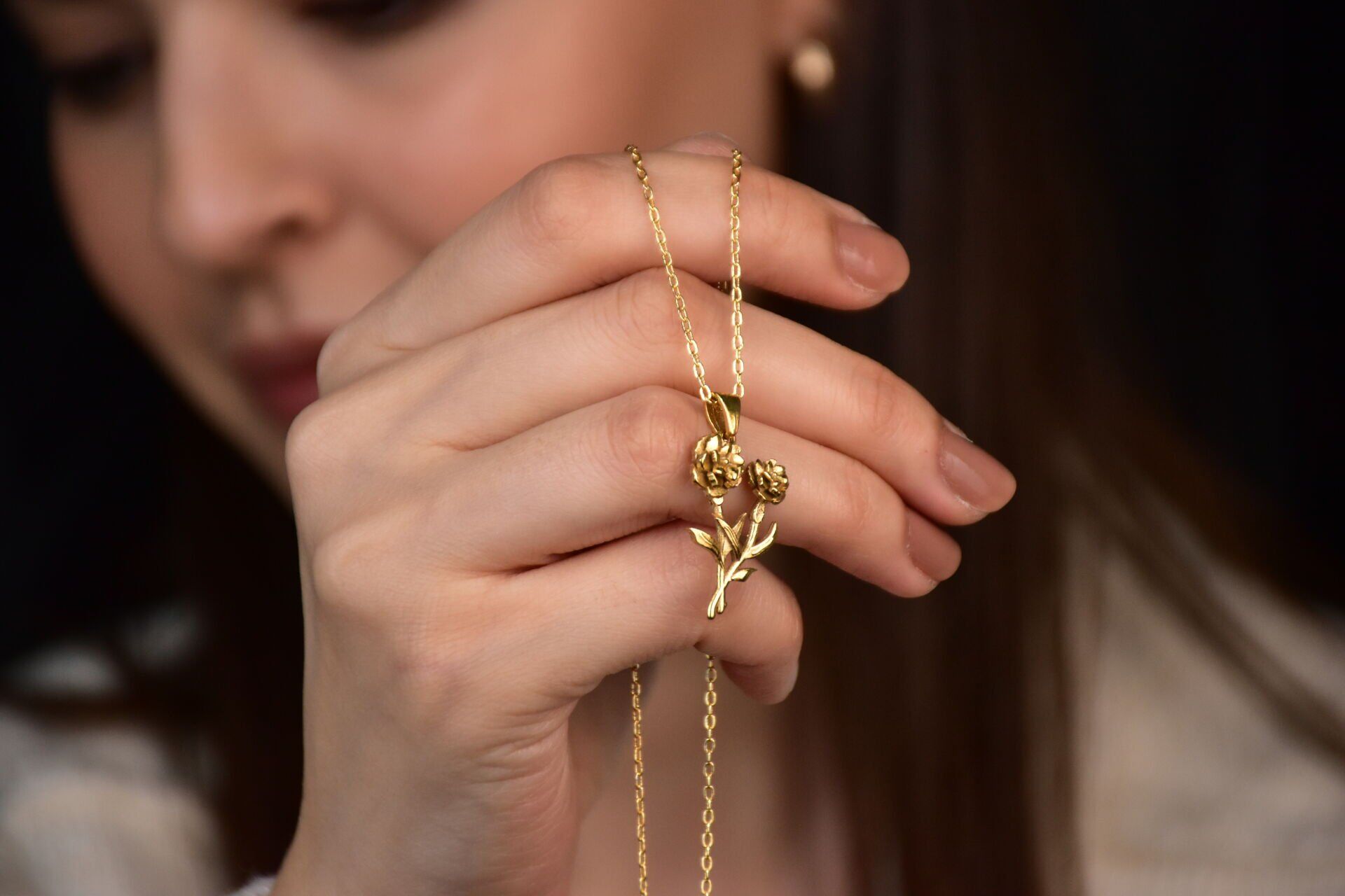 Doğum Çiçekli Kolye – Doğanın Zarafetini Boynunuzda Taşıyın Rose Altın 