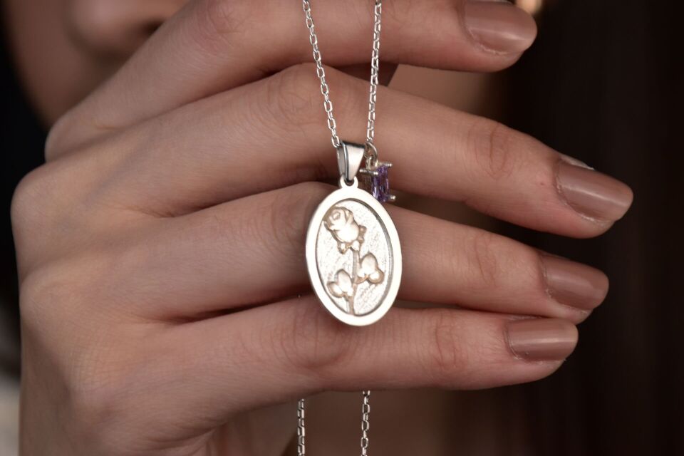 3D  Doğum Çiçeği Kabartmalı Oval Kolye – 925 Ayar Gümüş, Altın Kaplama Zarafet Gümüş - Silver