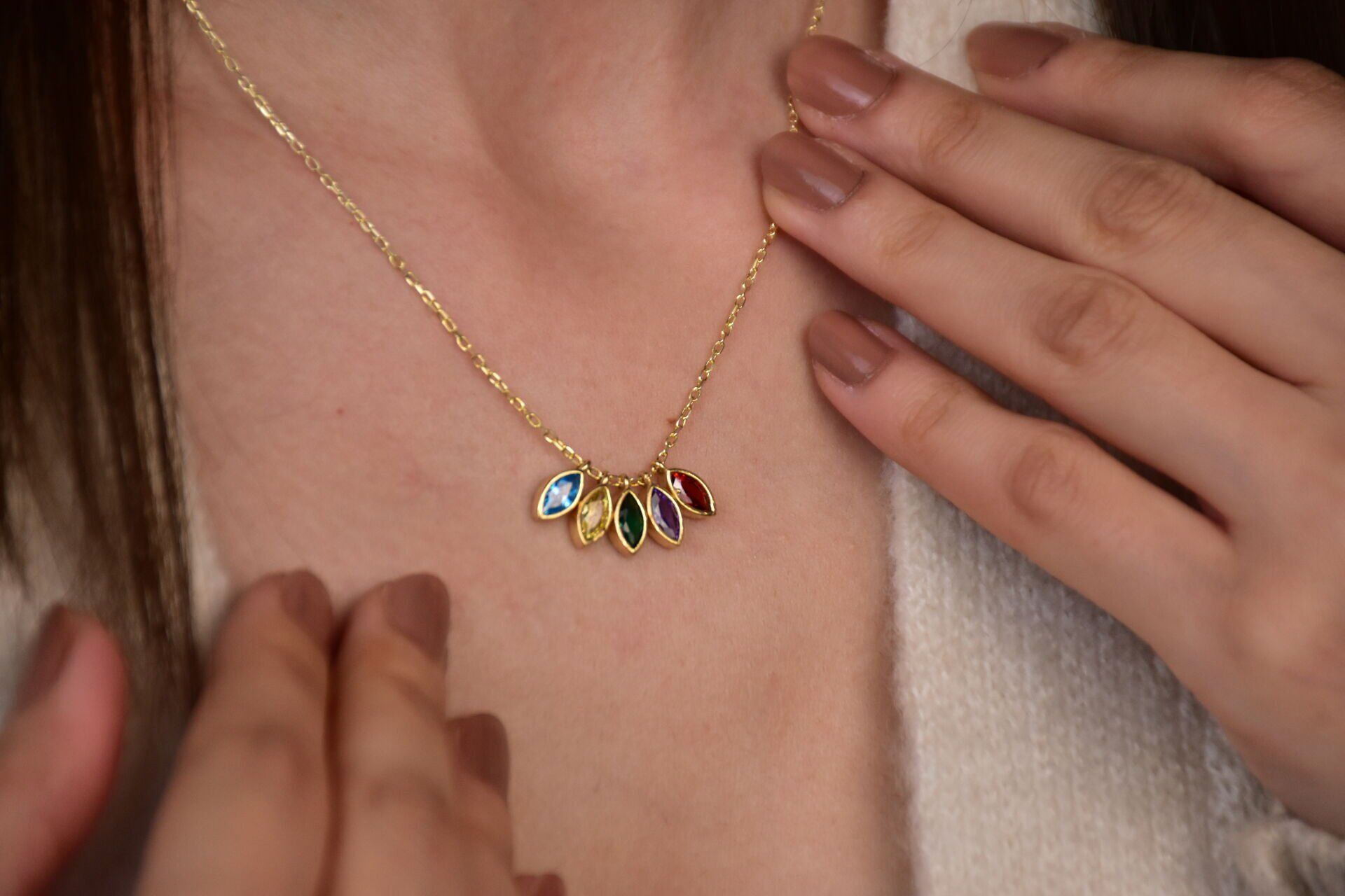 Sıralı Badem Kolye – 925 Ayar Gümüş, Kişiye Özel ve Anlamlı Takı 1 Doğum taşı