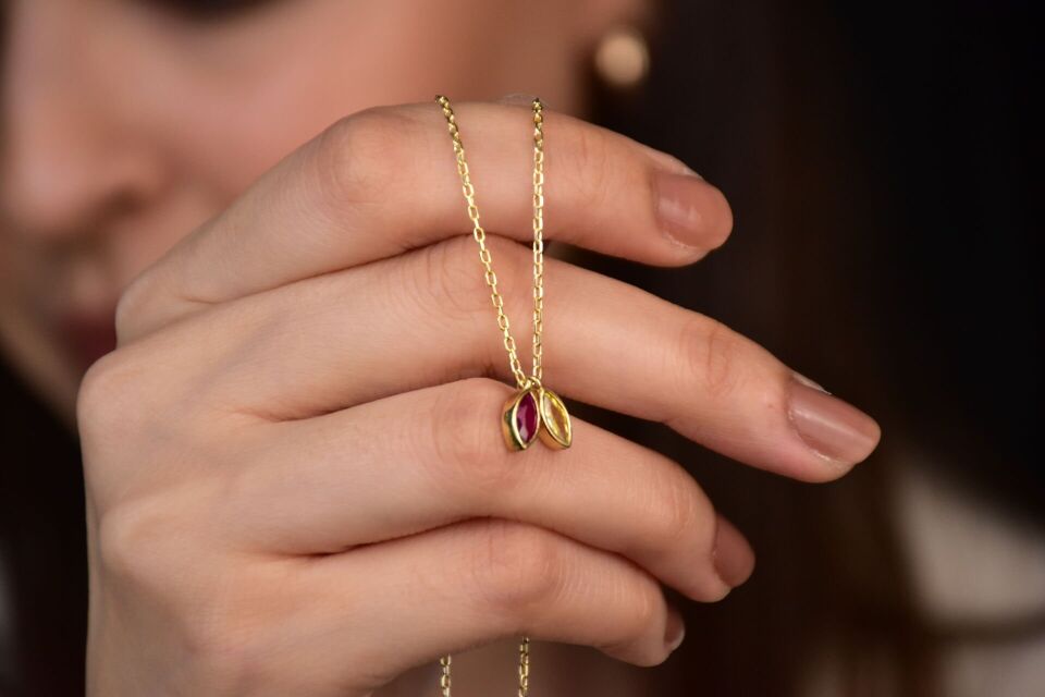 Sıralı Badem Kolye – 925 Ayar Gümüş, Kişiye Özel ve Anlamlı Takı 1 Doğum taşı