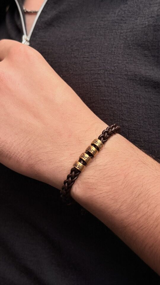 Gümüş Halkalı Yazılı Örgü Deri Erkek Bileklik – Karizmatik ve Anlamlı Erkek Takı Modeli 4 Halka