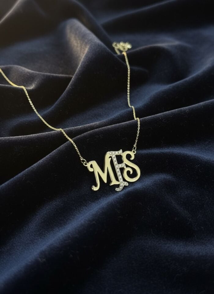 Kişiye Özel Taşlı Monogram Harf Kolye - Üçlü Harf Tasarımı