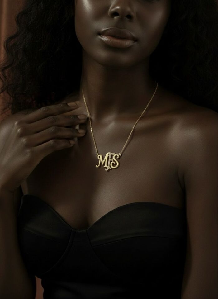 Kişiye Özel Taşlı Monogram Harf Kolye - Üçlü Harf Tasarımı