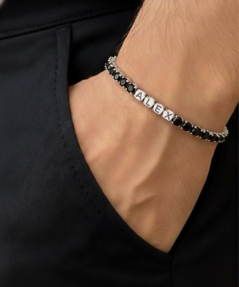 Sevgililer Günü’ne Özel: Aşkınızın Renklerini Taşıyan Kişiye Özel Gümüş Bileklik