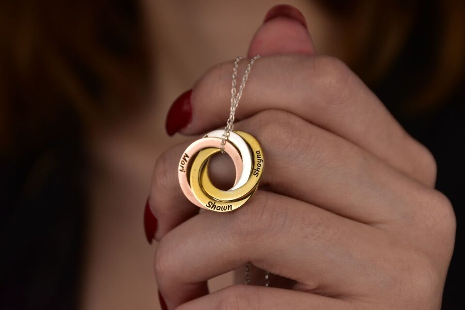 Kişiselleştirilebilir İç İçe Geçmiş Halka Kolye 5 Halka