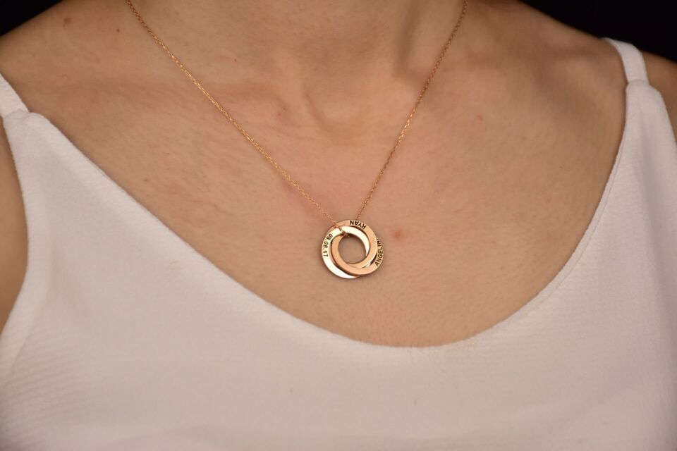 Kişiselleştirilebilir İç İçe Geçmiş Halka Kolye 5 Halka