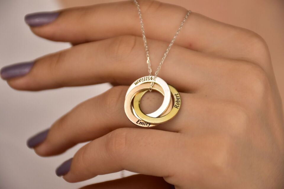 Kişiselleştirilebilir İç İçe Geçmiş Halka Kolye 7 Halka