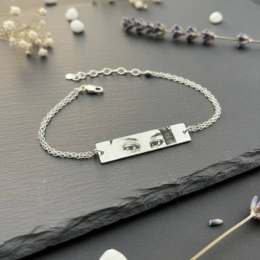 Kişiye Özel Göz Bakış Portre Bileklik | Fotoğraf İşlemeli İsimli Bileklik – Anlamlı Hediye