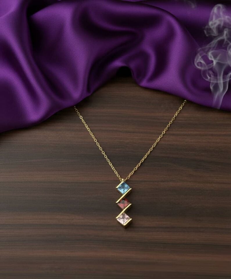 Kişiselleştirilebilir Kare Kesim Doğum Taşı Kolye - 1-5 Taş Seçenekli