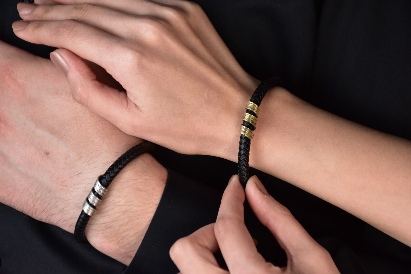 Ayetel Kürsi Yazılı Gümüş Plakalı Deri Örgülü Bileklik – Kadın ve Erkekler İçin Manevi ve Şık Tasarım 23cm - Gümüş - Silver