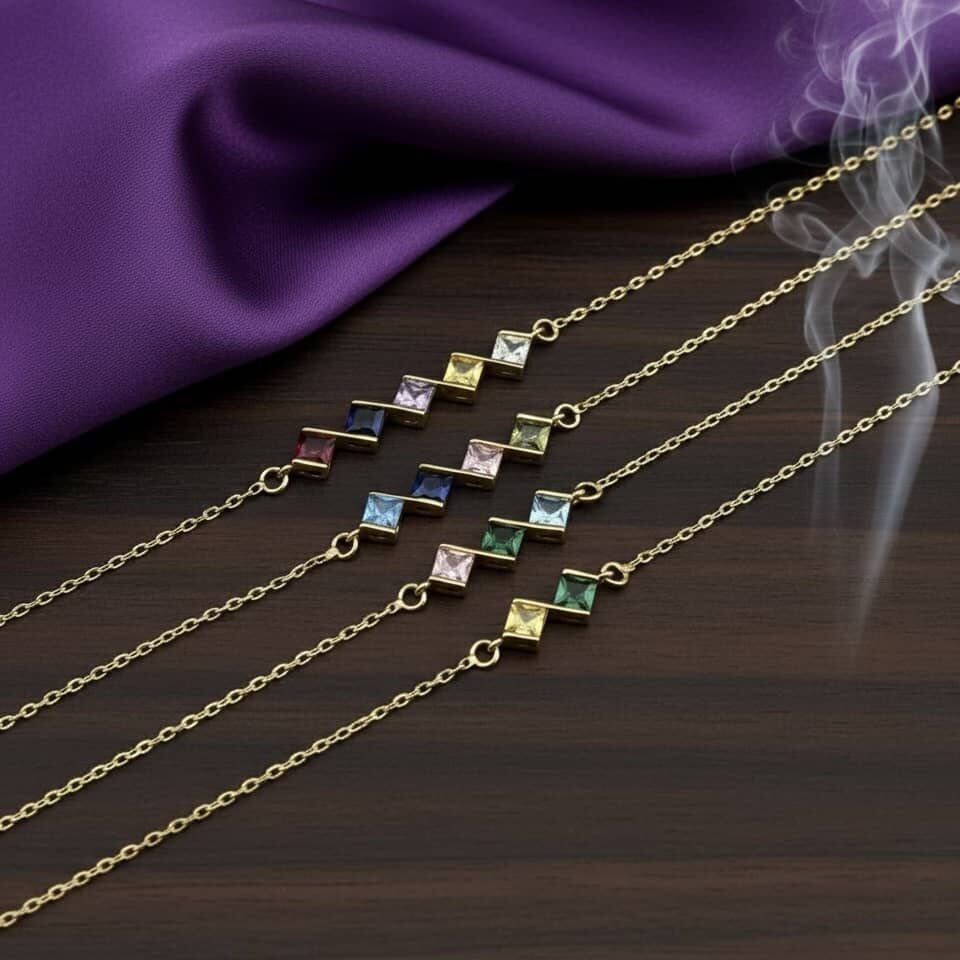 Kişiye Özel Doğum Taşlı Bileklik | 5 Taşlı Aile Bilekliği – İsimli & Anlamlı Hediye | Gold Renk