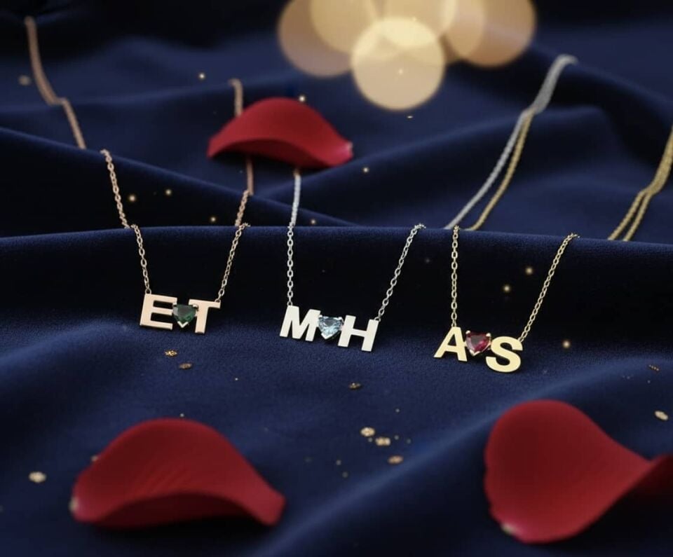 Sevgiliye Özel Baş Harfli Kolye - Şık Tasarım Kalpli Harf Kolye