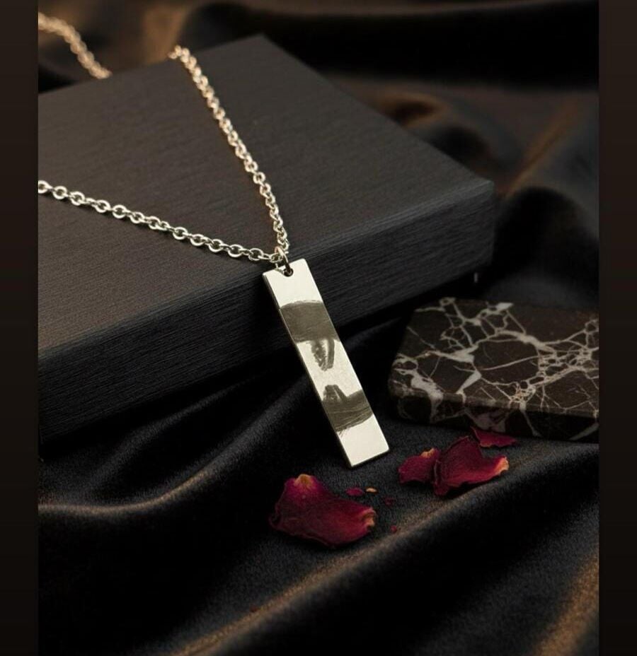 Aşkın En Derin İfadesi: Kişiye Özel Göz Bakışı Kolyesi