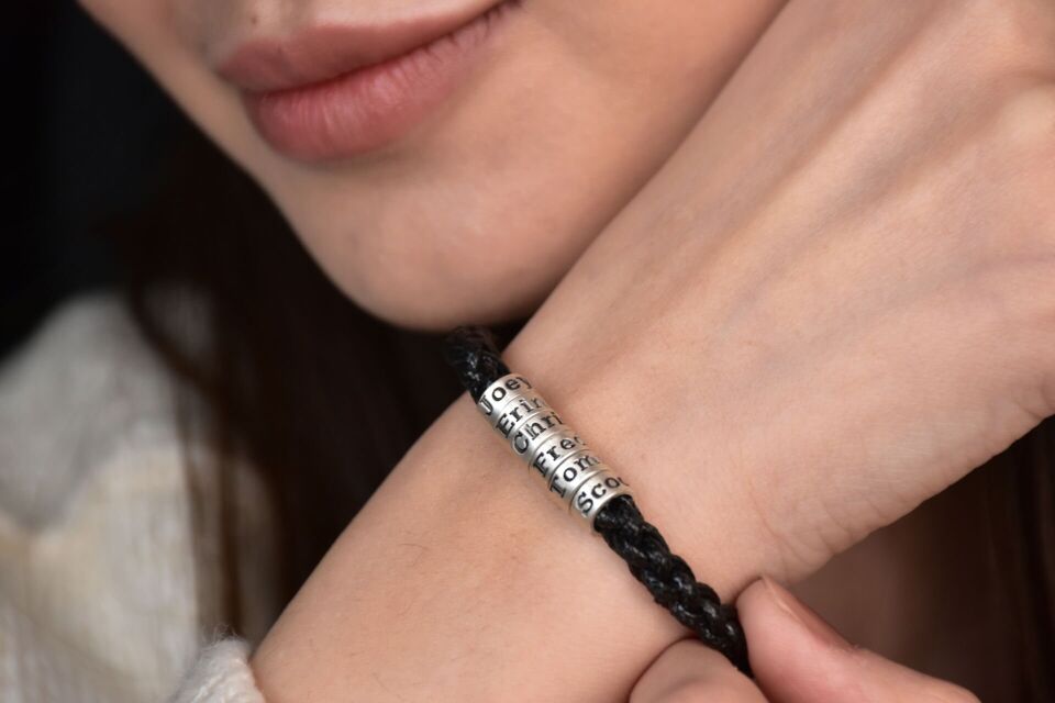 Gümüş Halka Detaylı Siyah El Örmesi Bileklik – Kadınlara Özel Şık ve Anlamlı Tasarım Sade Bileklik - Sarı Altın 