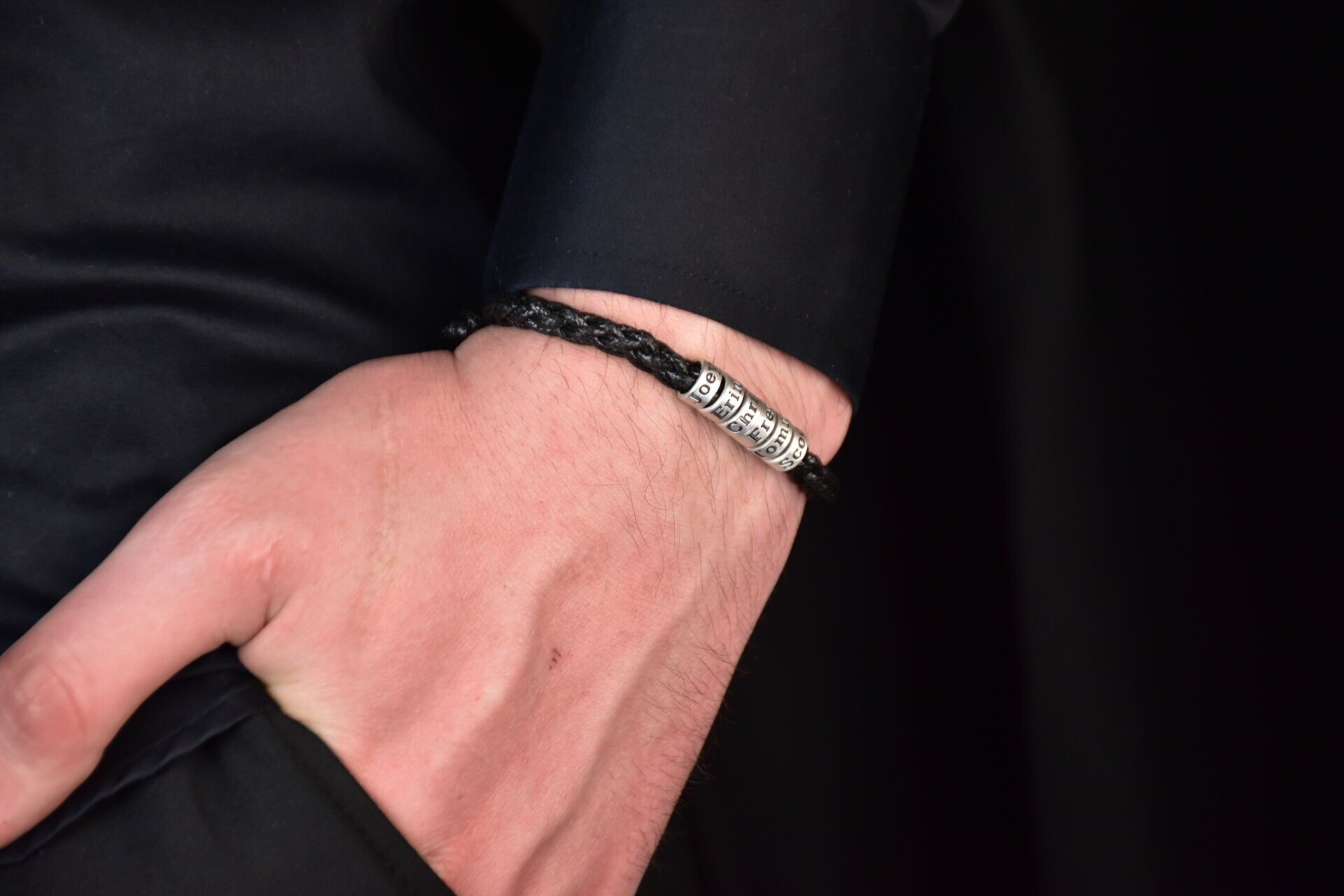 Gümüş Halka Detaylı Siyah Örme Erkek Bileklik – Sevdiklerinize Şıklık Katın 2 Halka - Sarı Altın 